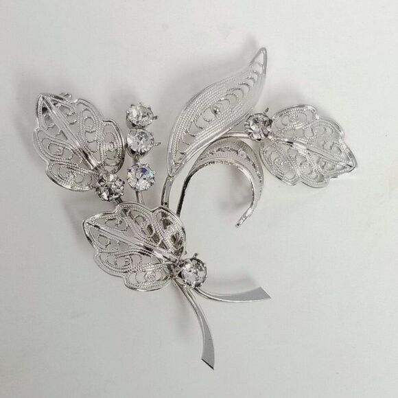 Vintage Rhinestone Silver Tone Filigree Leaf Shape Brooch, Prong Set Lapel Pin - Picture 6 of 6